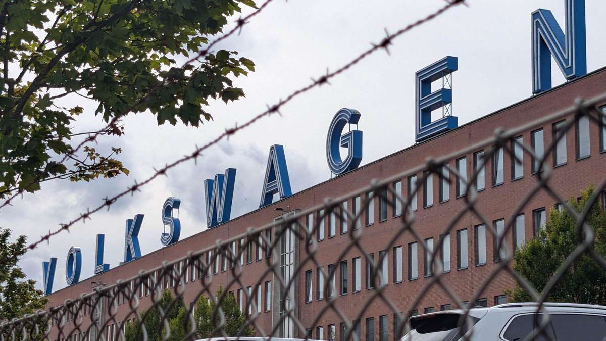 Teure Quittung für VW: Warum Ihr Chef nicht einfach Ihr Gehalt kürzen darf