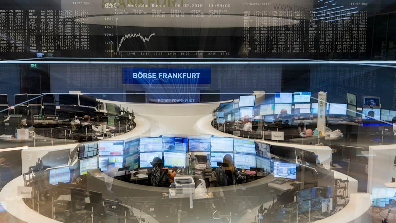 Zins- und Halbleiter-Sorgen belasten Nebenwerte – DAX hält sich dank Branchenmix stabil